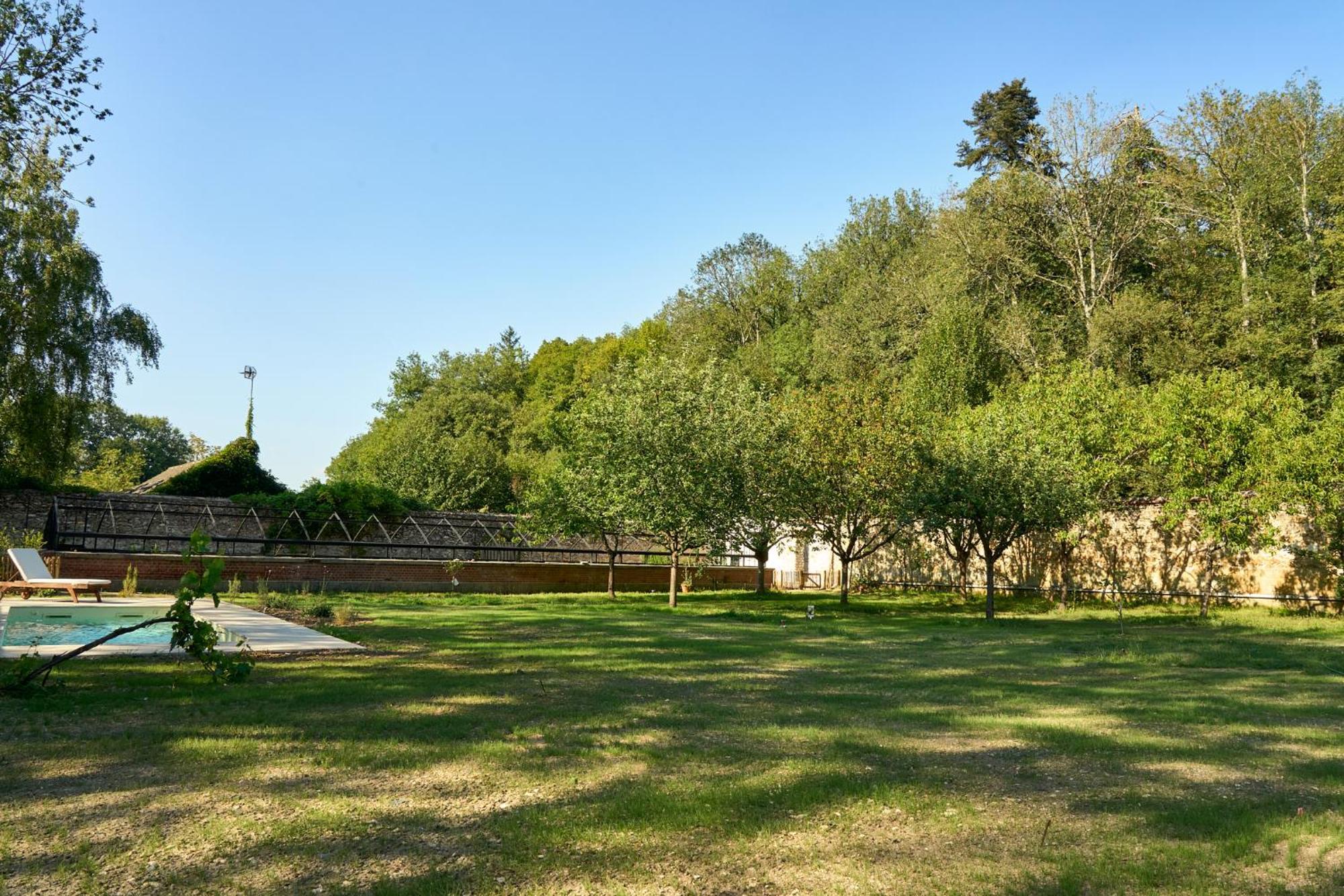 Domaine De La Commanderie De Ballan Экстерьер фото